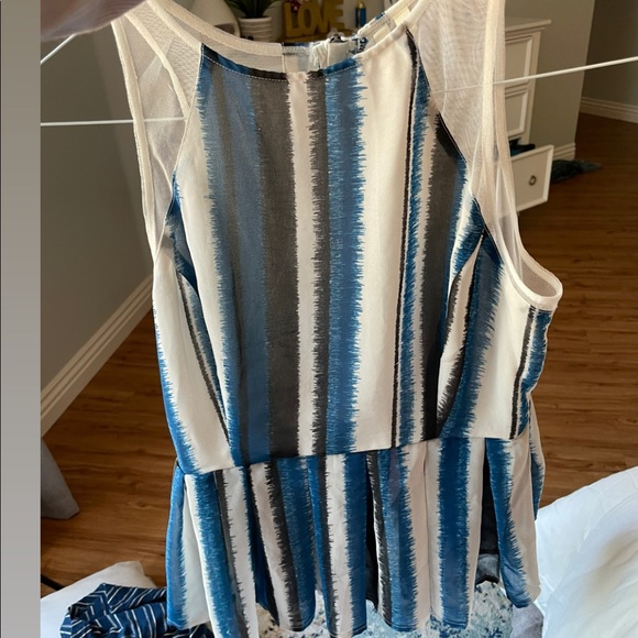 Top - Picture 2 of 3